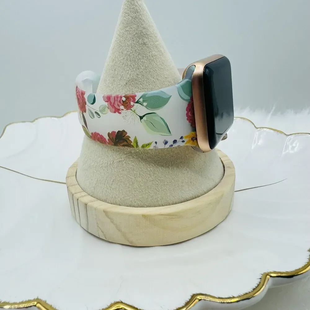 Unbranded floral engraved